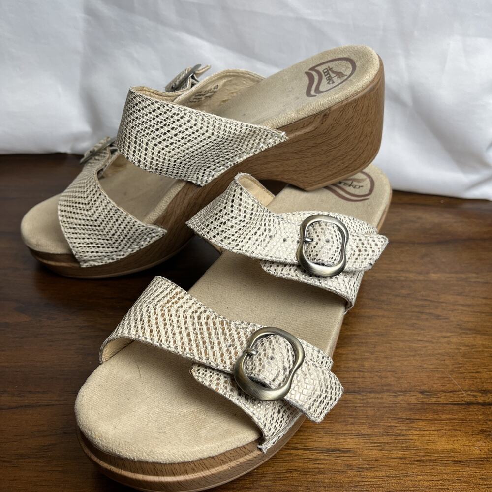 Dansko Shiny Cream Gold Sophie Buckle Two Leather Strap Sandals size 40 9.5 10
